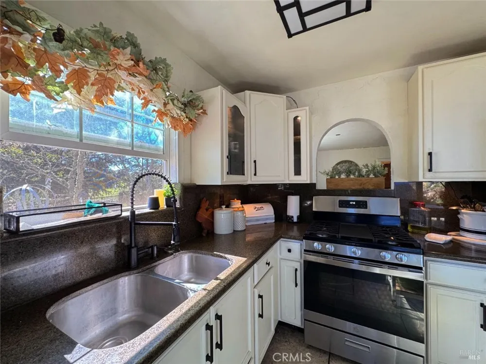 4400 Lake Ridge Drive Ukiah, CA 95482