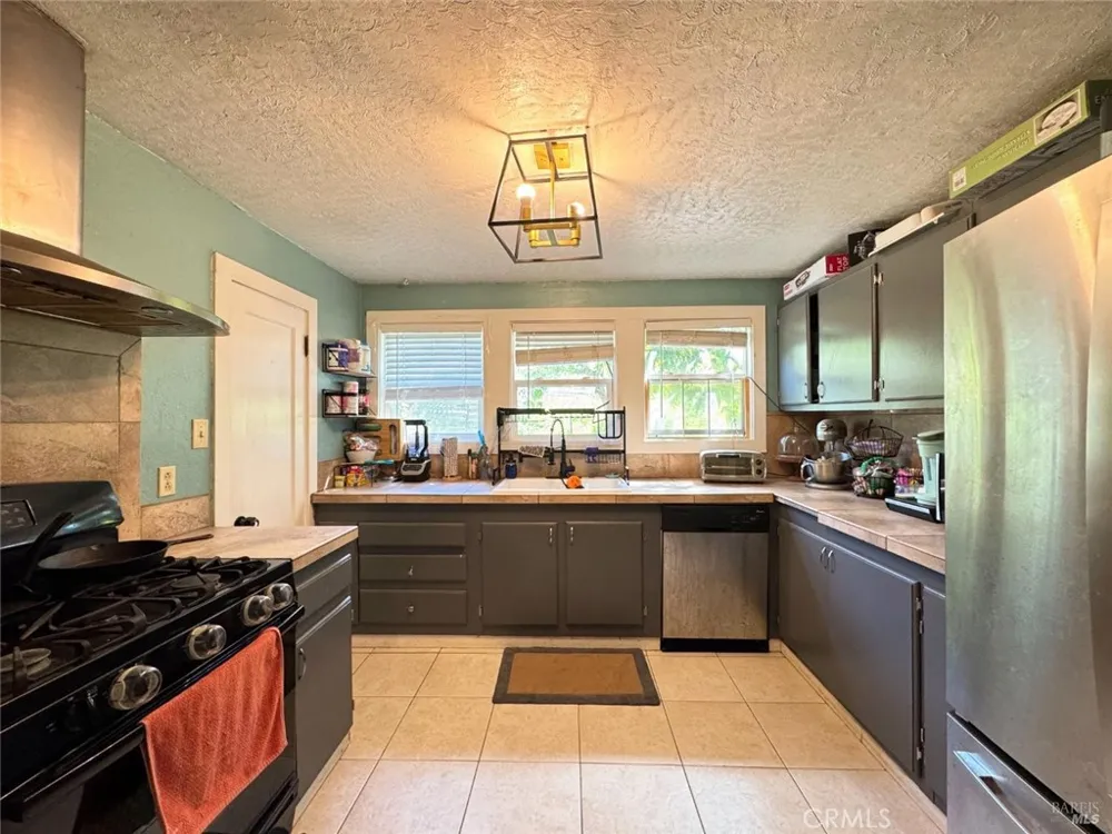 4400 Lake Ridge Drive Ukiah, CA 95482