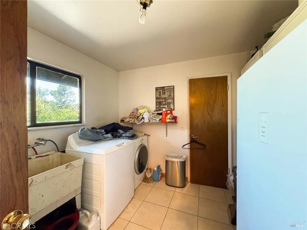 4400 Lake Ridge Drive Ukiah, CA 95482