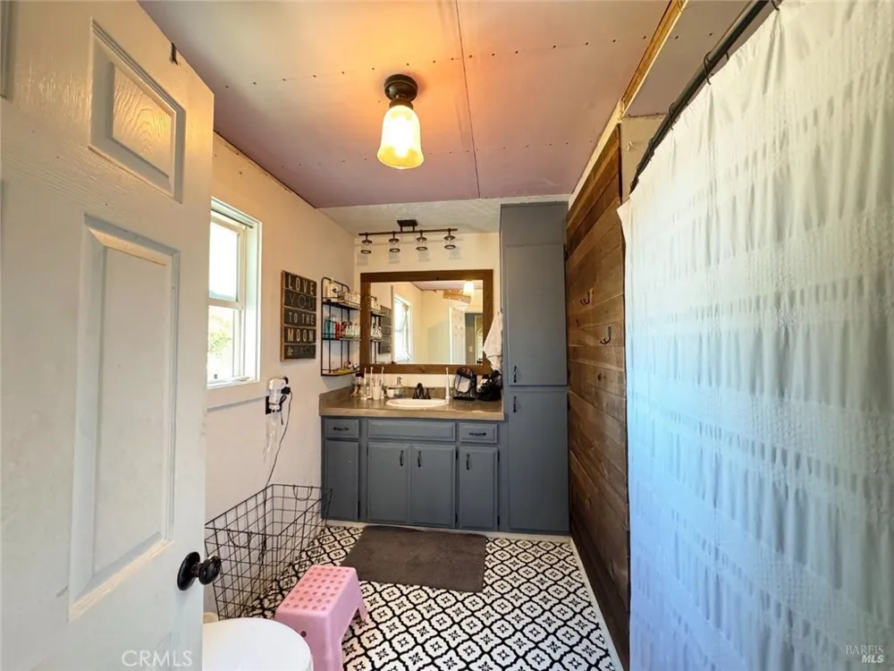 4400 Lake Ridge Drive Ukiah, CA 95482