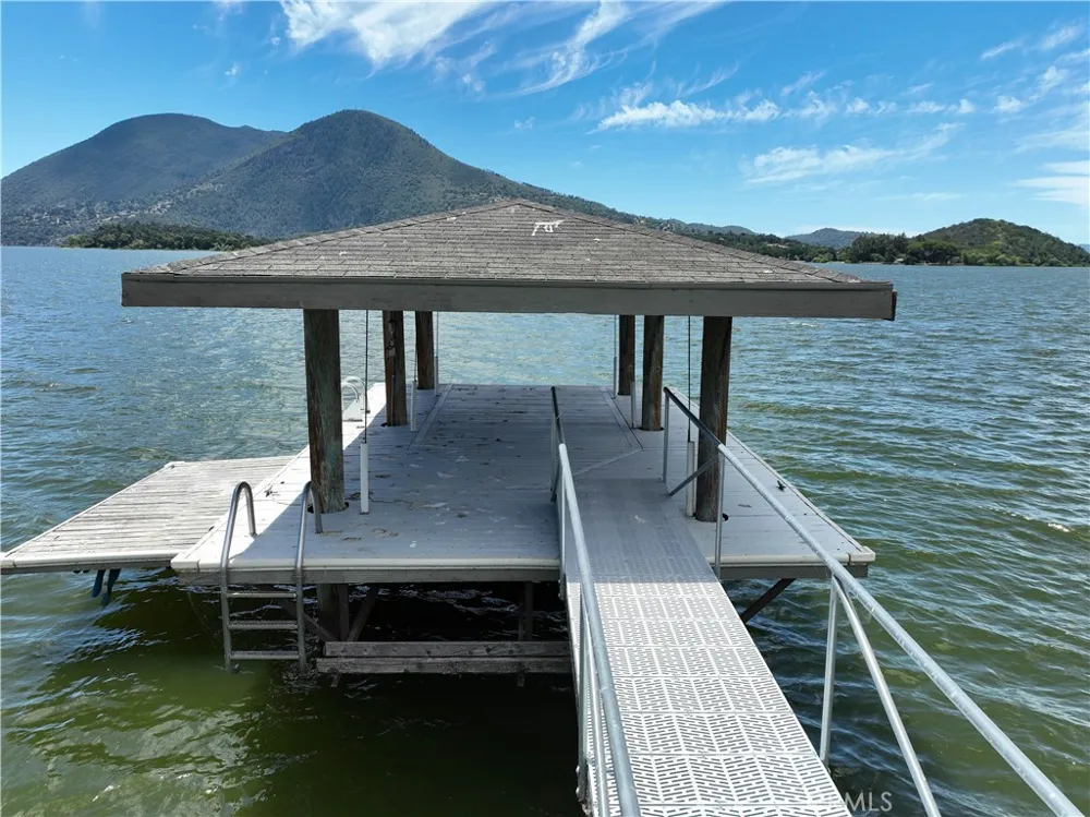 9221 E HIGHWAY 20 Glenhaven, CA 95443