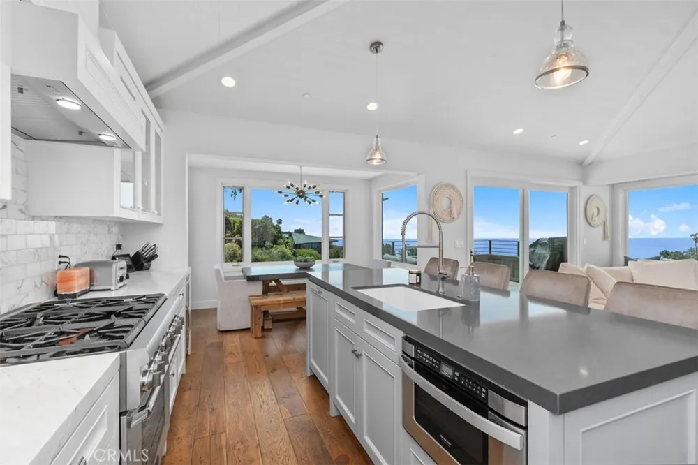 802 Summit Laguna Beach, CA 92651