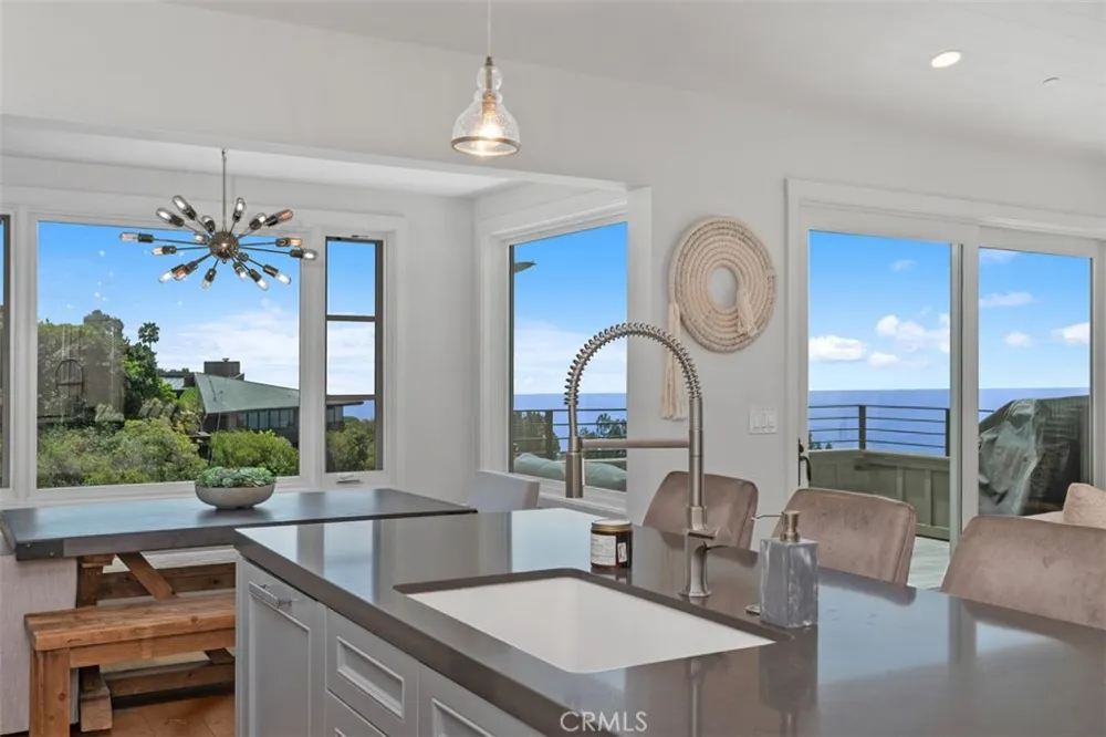 802 Summit Laguna Beach, CA 92651