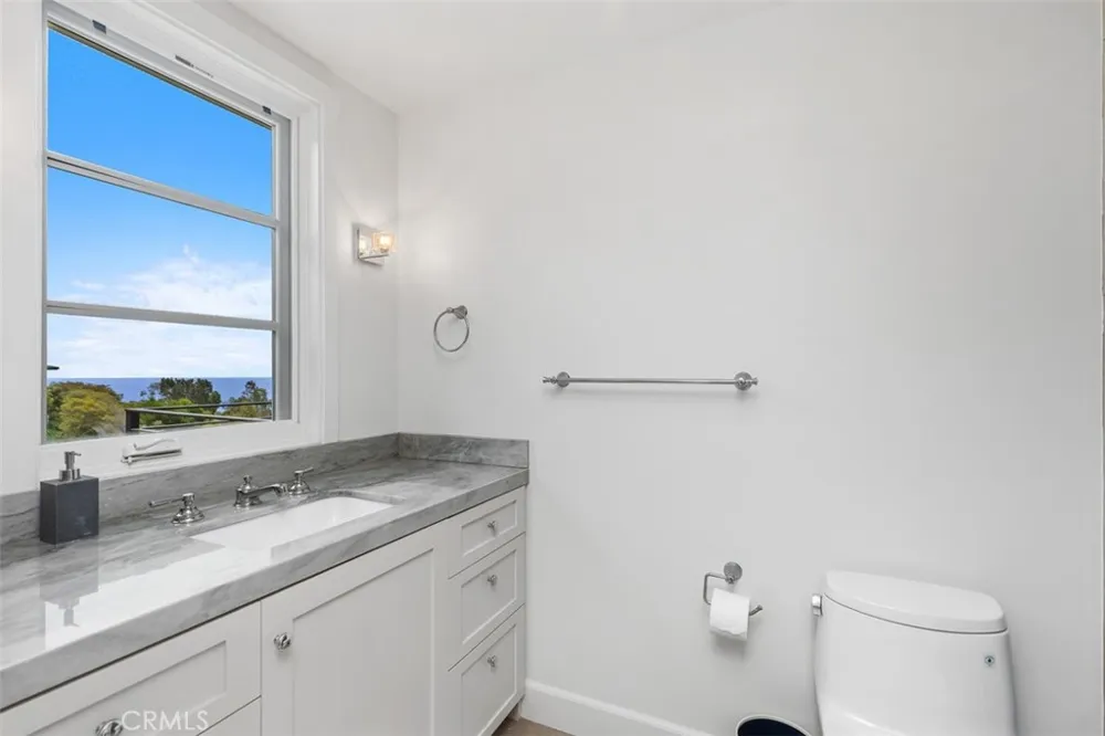 802 Summit Laguna Beach, CA 92651
