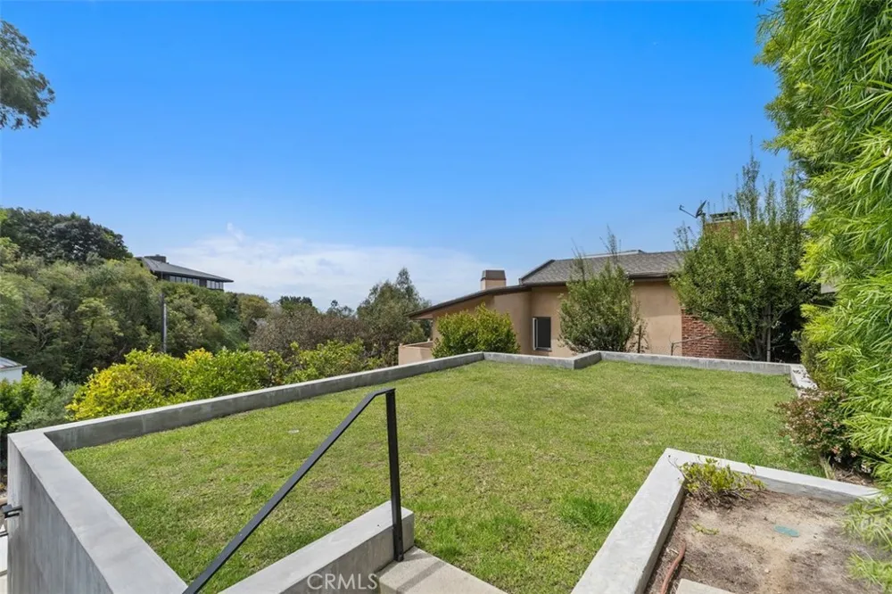 802 Summit Laguna Beach, CA 92651