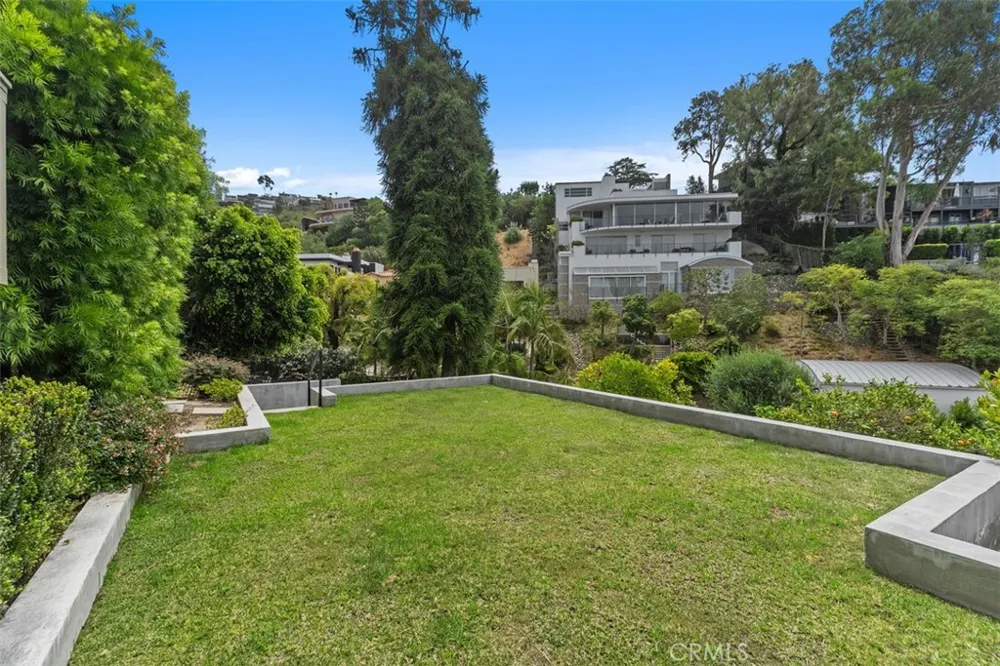 802 Summit Laguna Beach, CA 92651