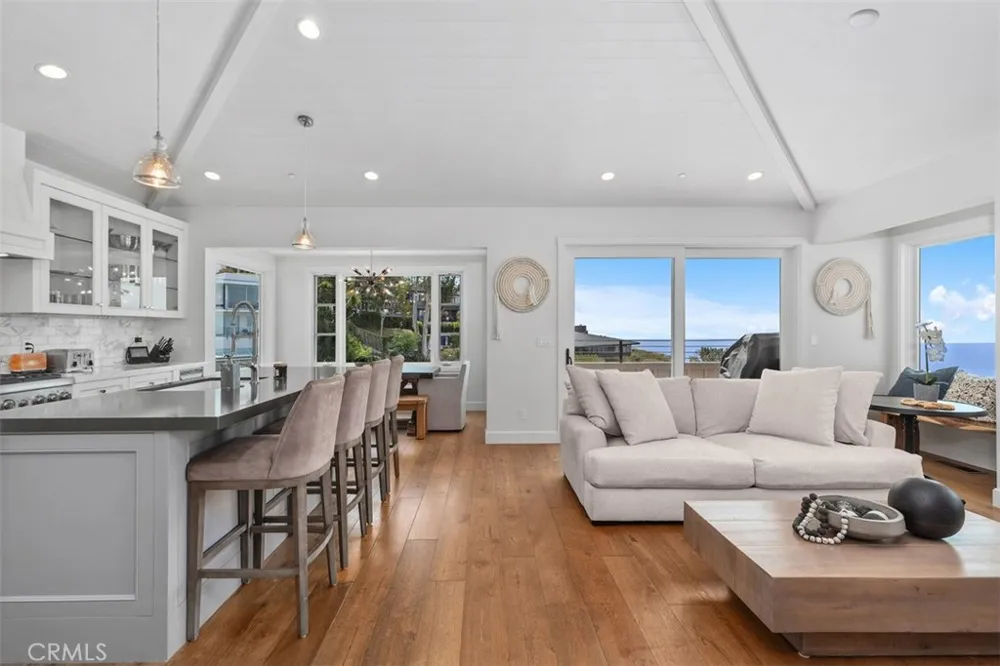 802 Summit Laguna Beach, CA 92651