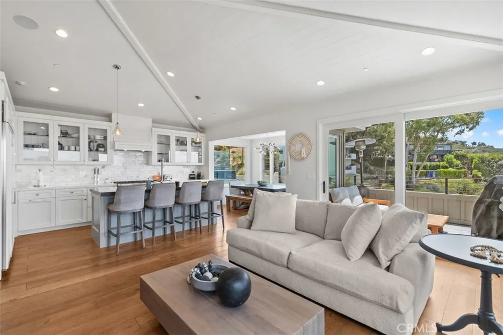 802 Summit Laguna Beach, CA 92651