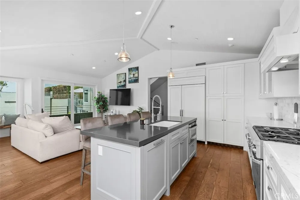 802 Summit Laguna Beach, CA 92651