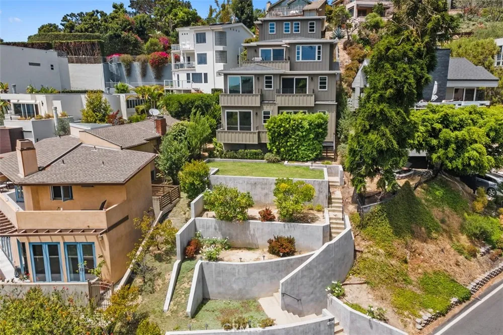 802 Summit Laguna Beach, CA 92651