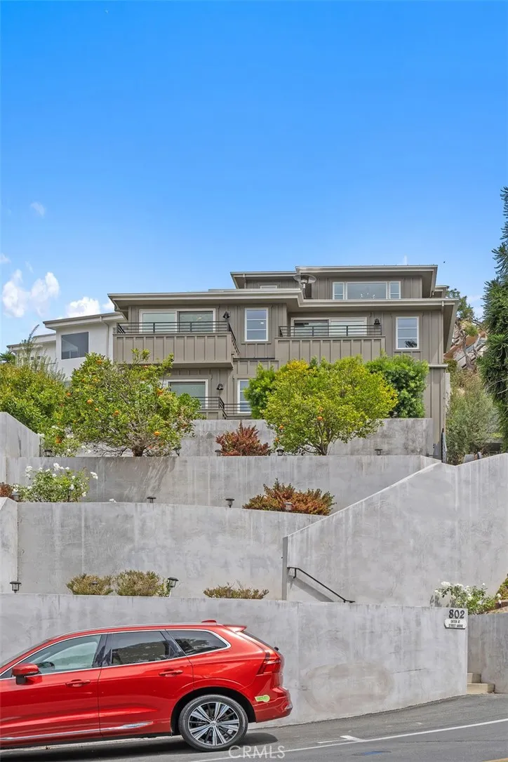 802 Summit Laguna Beach, CA 92651
