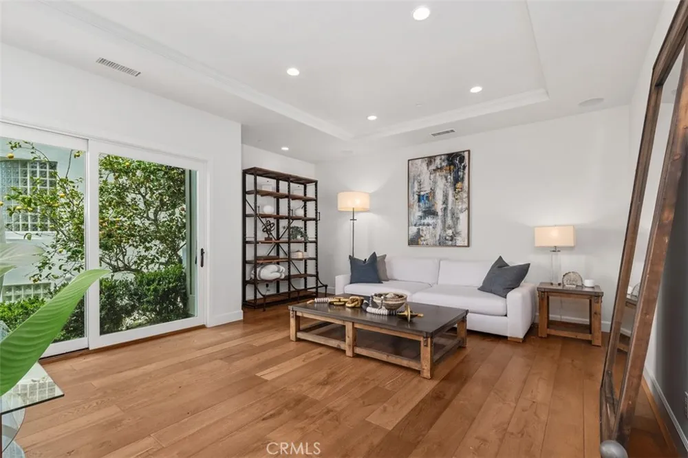 802 Summit Laguna Beach, CA 92651