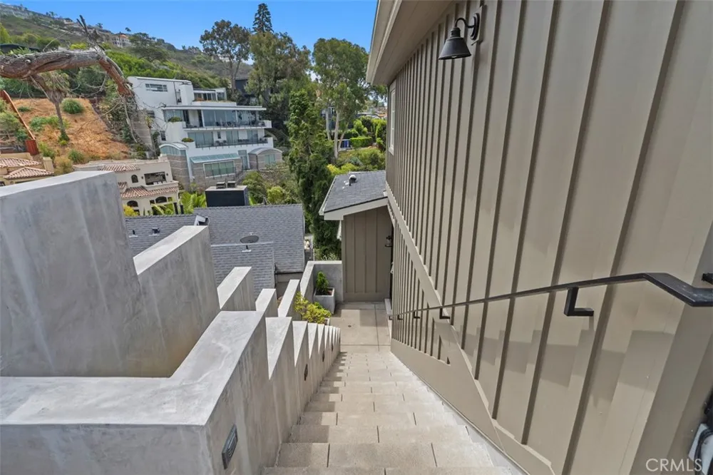 802 Summit Laguna Beach, CA 92651