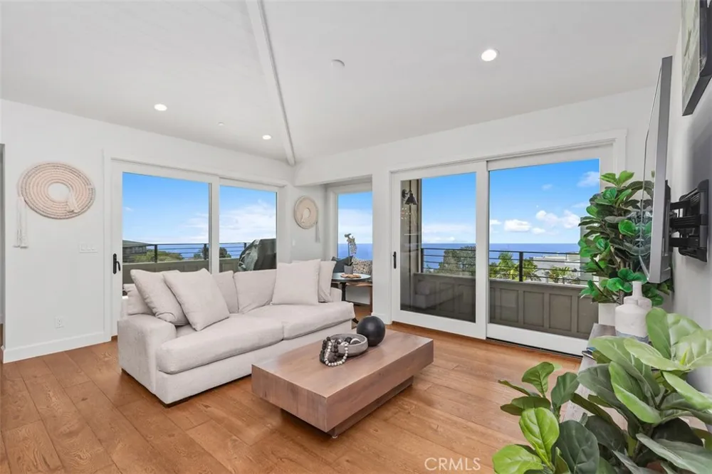 802 Summit Laguna Beach, CA 92651