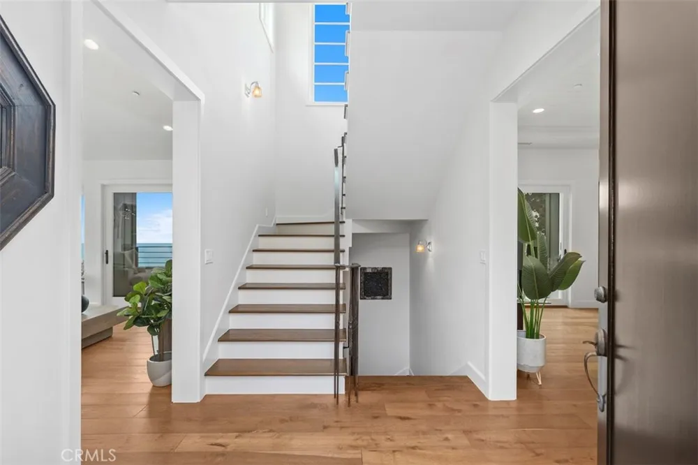 802 Summit Laguna Beach, CA 92651