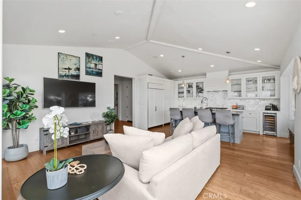 802 Summit Laguna Beach, CA 92651