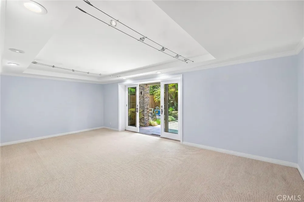 31953 10th Avenue Laguna Beach, CA 92651