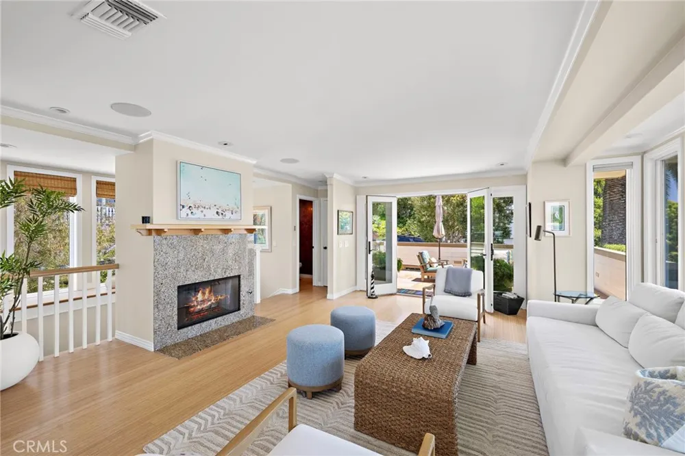 31953 10th Avenue Laguna Beach, CA 92651