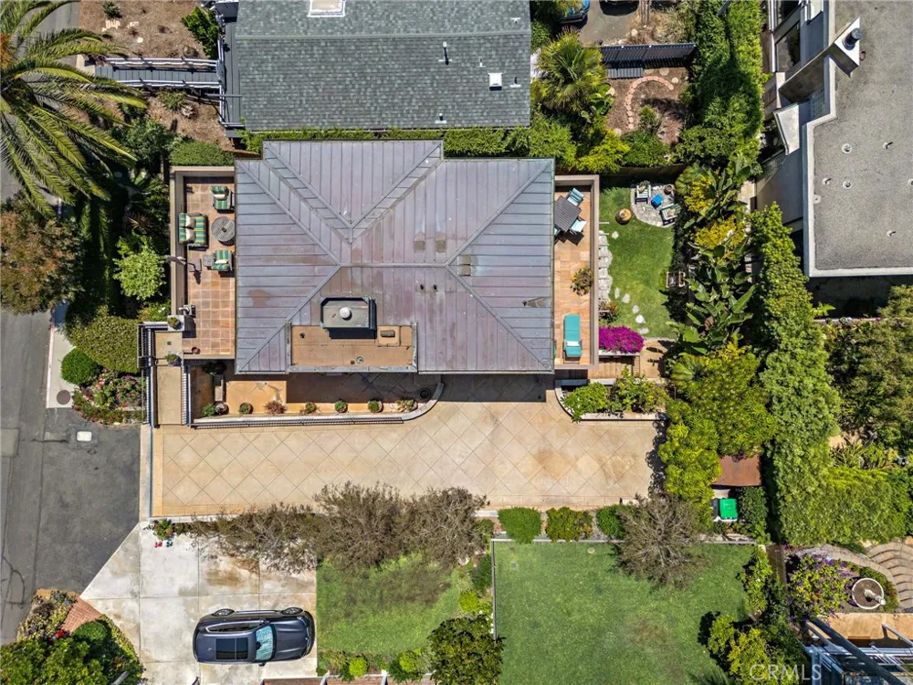 31953 10th Avenue Laguna Beach, CA 92651