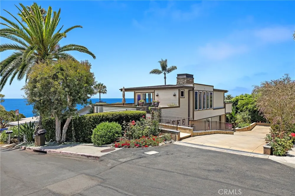 31953 10th Avenue Laguna Beach, CA 92651