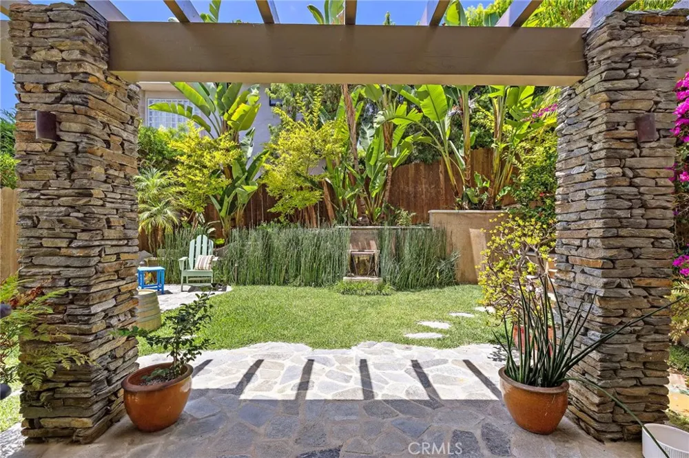 31953 10th Avenue Laguna Beach, CA 92651