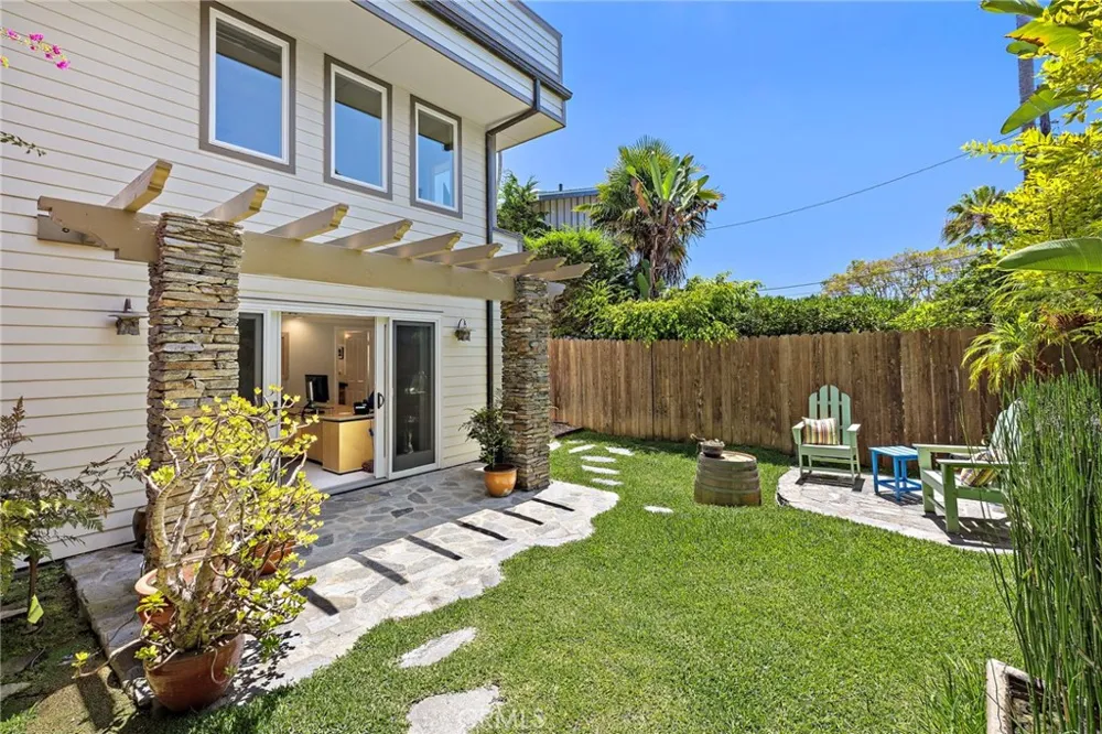 31953 10th Avenue Laguna Beach, CA 92651