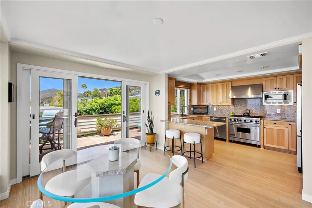 31953 10th Avenue Laguna Beach, CA 92651