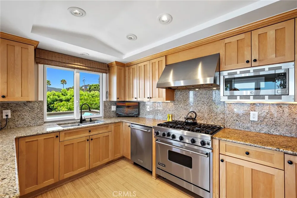 31953 10th Avenue Laguna Beach, CA 92651