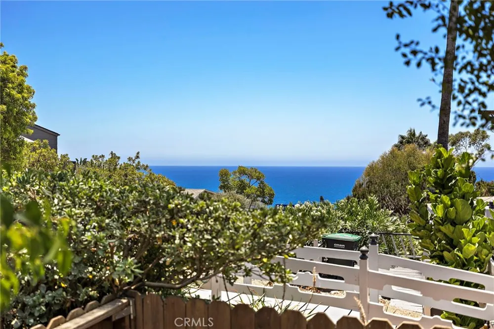 31953 10th Avenue Laguna Beach, CA 92651