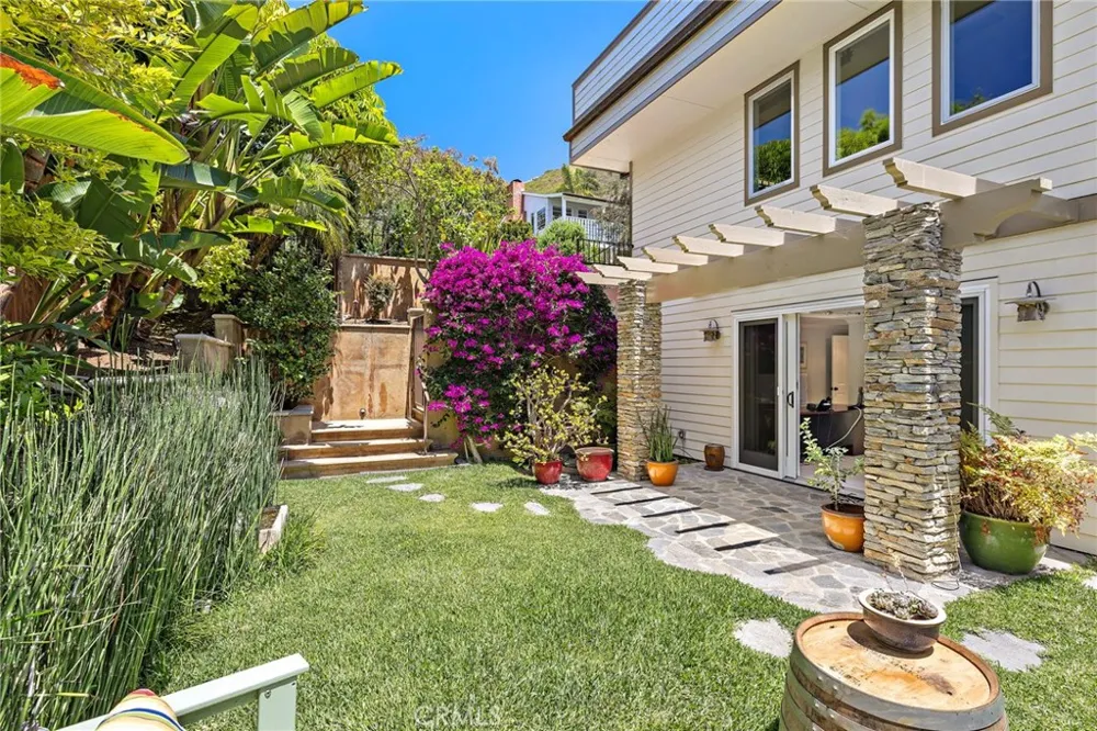 31953 10th Avenue Laguna Beach, CA 92651