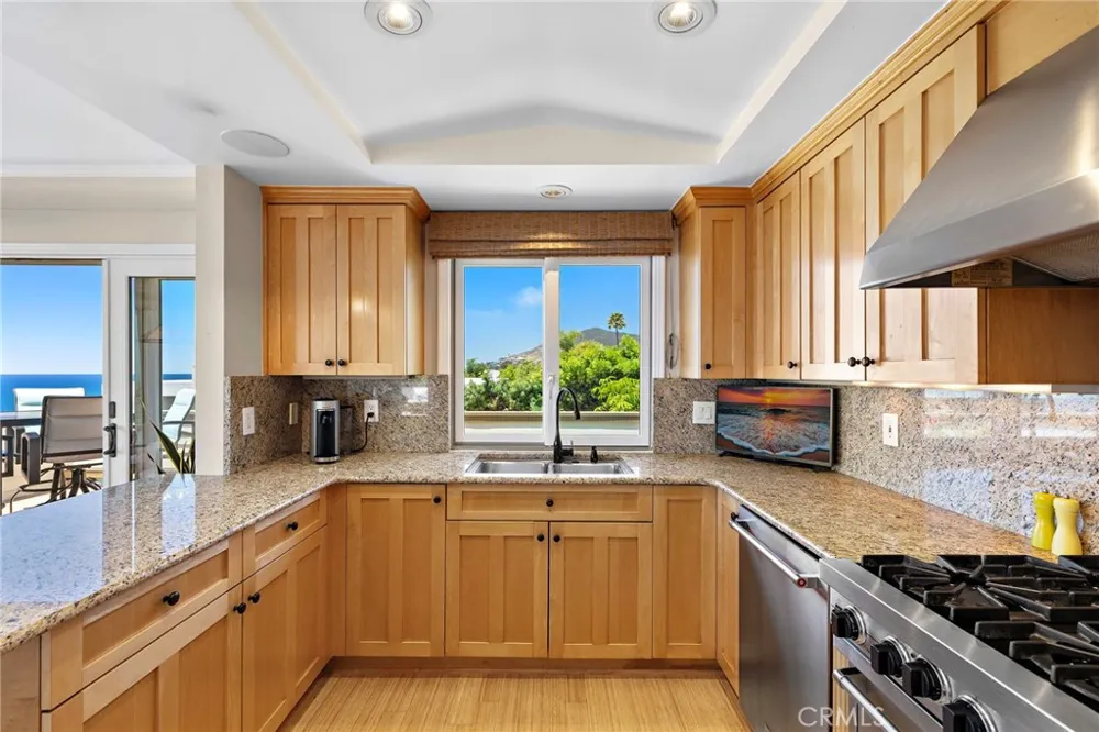 31953 10th Avenue Laguna Beach, CA 92651