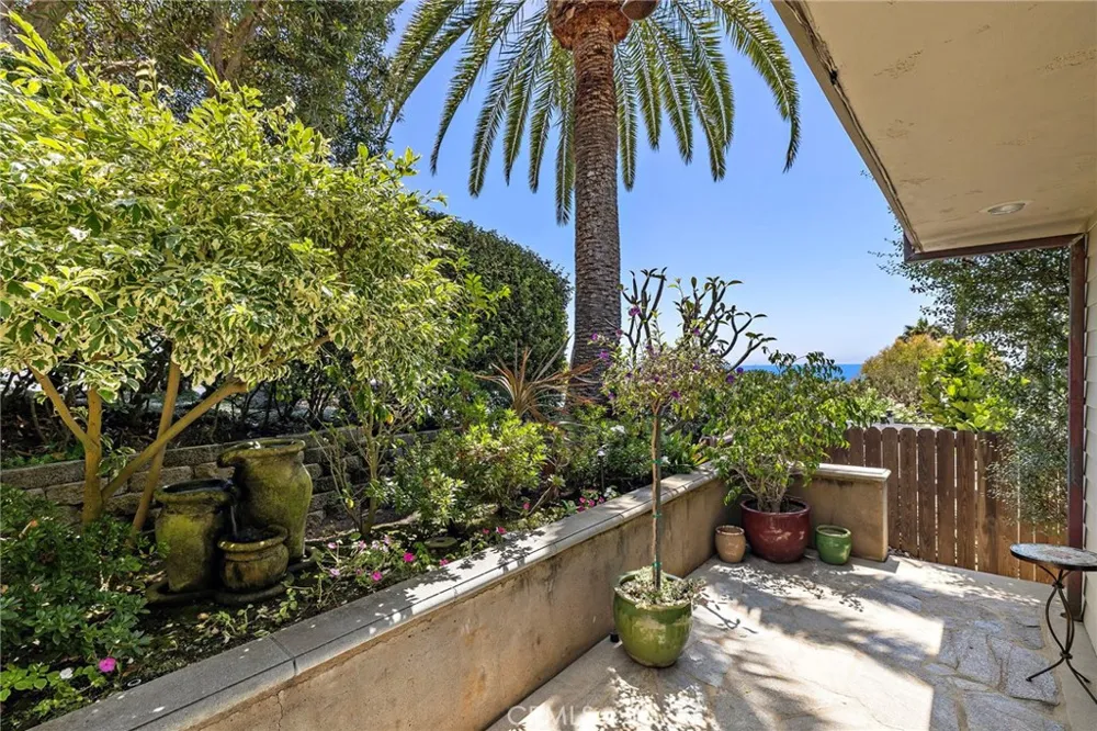 31953 10th Avenue Laguna Beach, CA 92651
