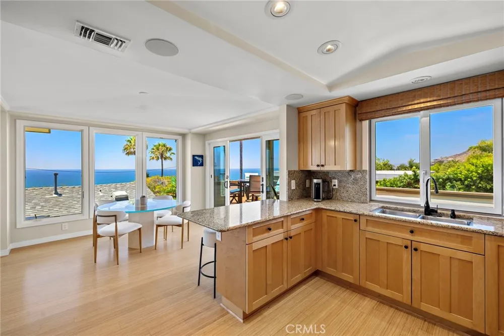 31953 10th Avenue Laguna Beach, CA 92651