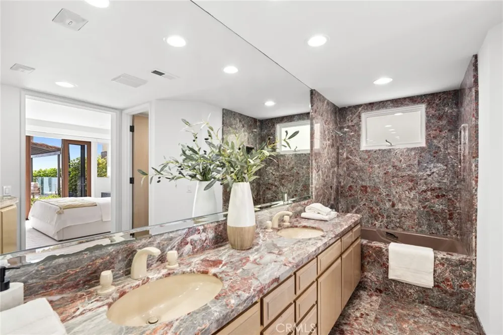 921 Gaviota Drive Laguna Beach, CA 92651