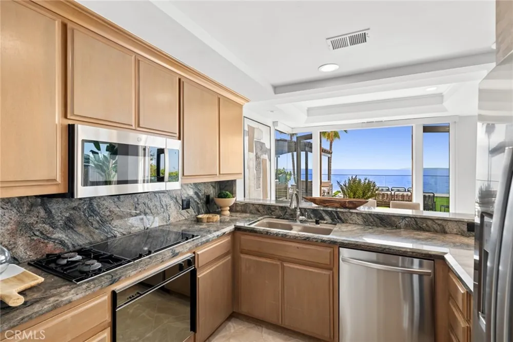 921 Gaviota Drive Laguna Beach, CA 92651