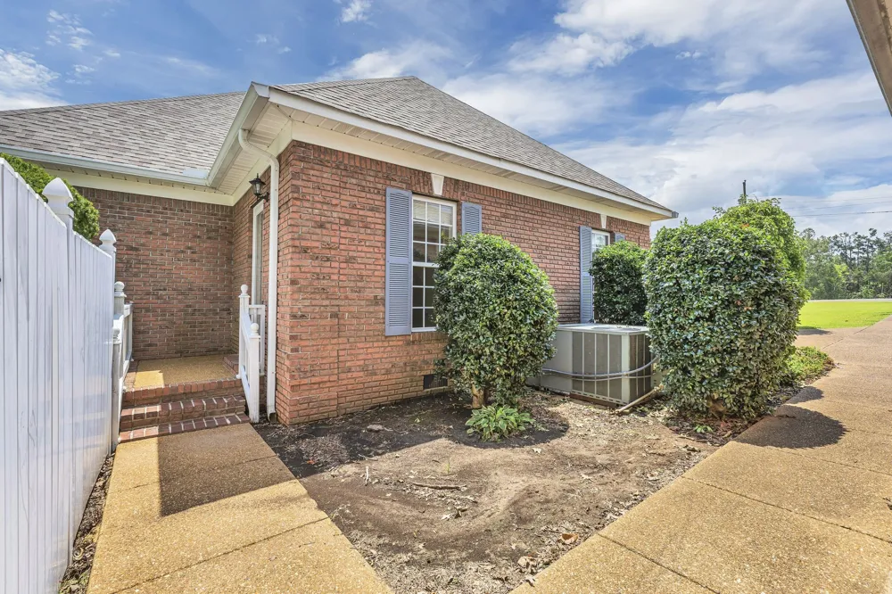 260 Kerr Farms Ln Savannah, TN 38372