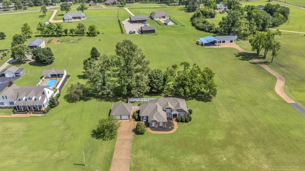 260 Kerr Farms Ln Savannah, TN 38372