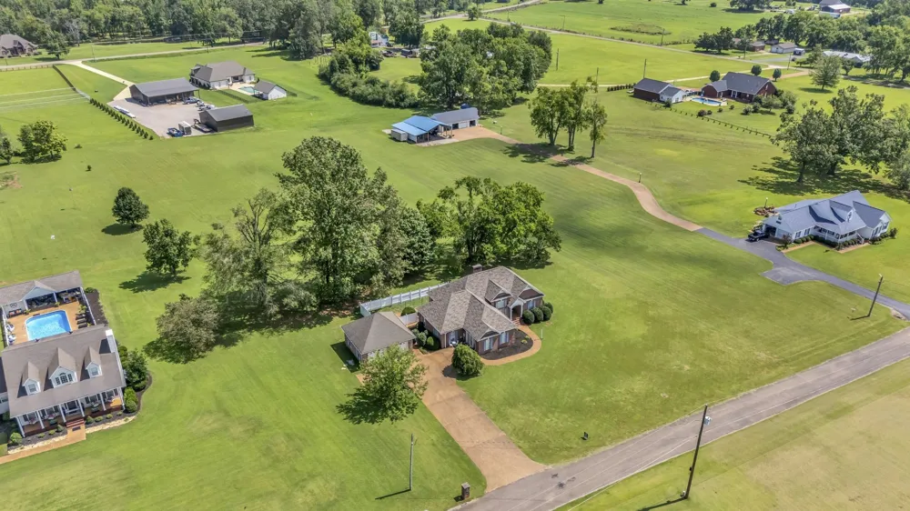 260 Kerr Farms Ln Savannah, TN 38372
