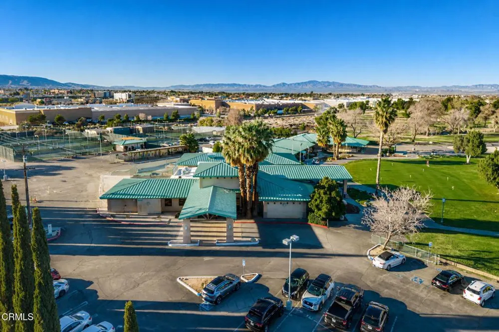 236 Shirley Lane Palmdale, CA 93551