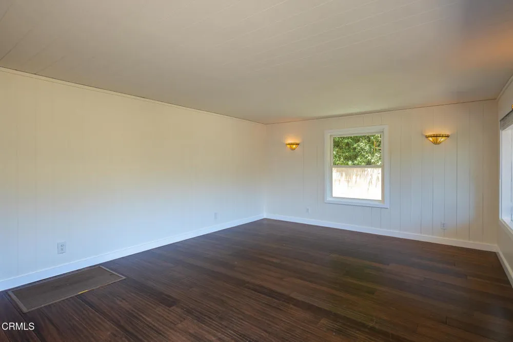 8111 Santa Ana Road Ventura, CA 93001