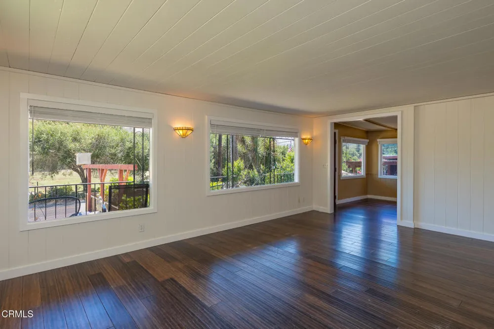 8111 Santa Ana Road Ventura, CA 93001