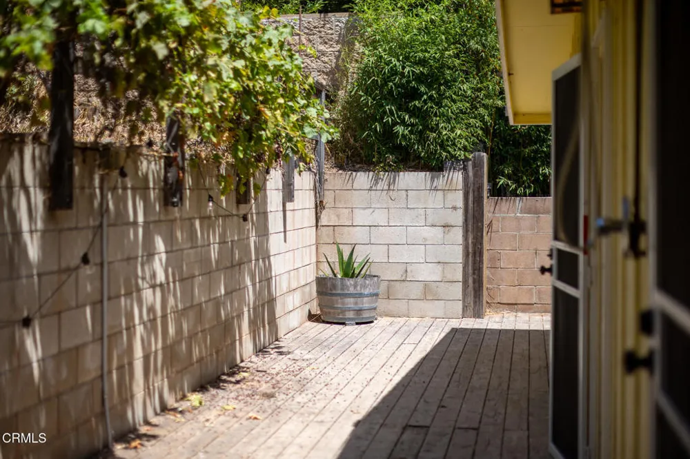 8111 Santa Ana Road Ventura, CA 93001