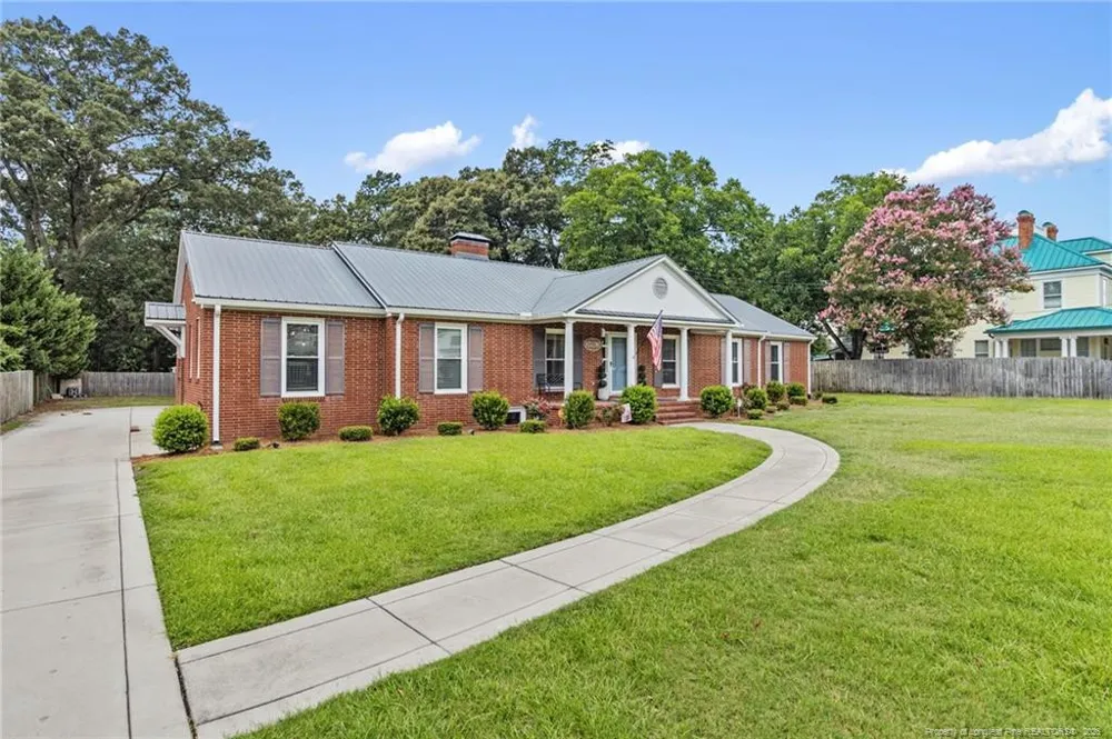 407 Main Street Street Raeford, NC 28376