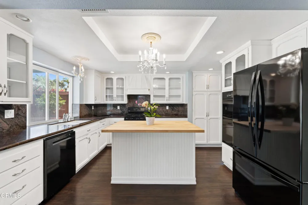 2292 Buffalo Avenue Ventura, CA 93003
