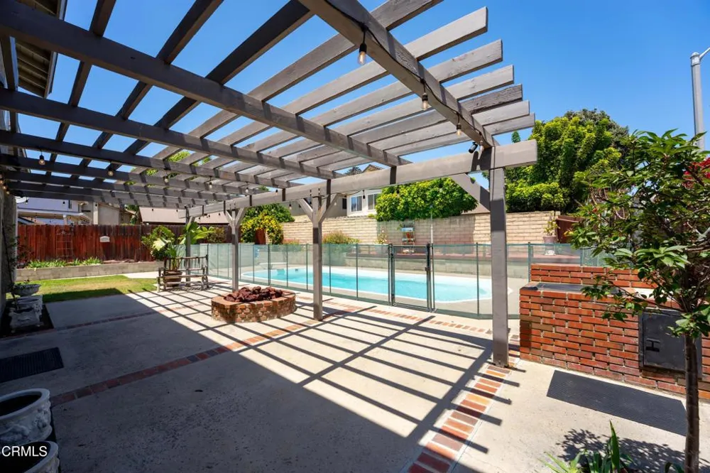2292 Buffalo Avenue Ventura, CA 93003