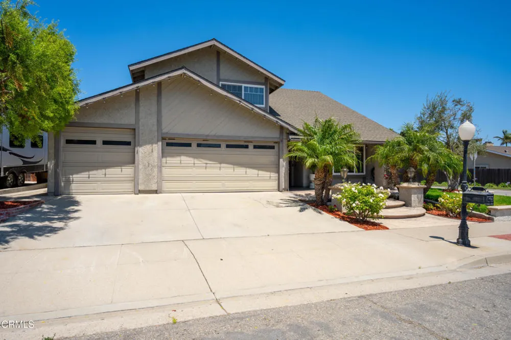 2292 Buffalo Avenue Ventura, CA 93003