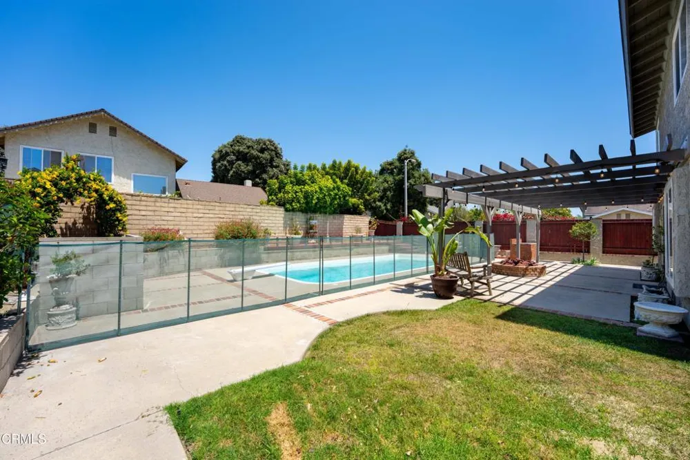 2292 Buffalo Avenue Ventura, CA 93003