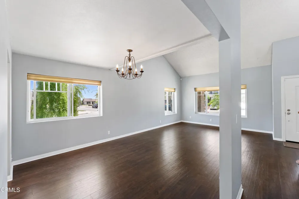 2292 Buffalo Avenue Ventura, CA 93003