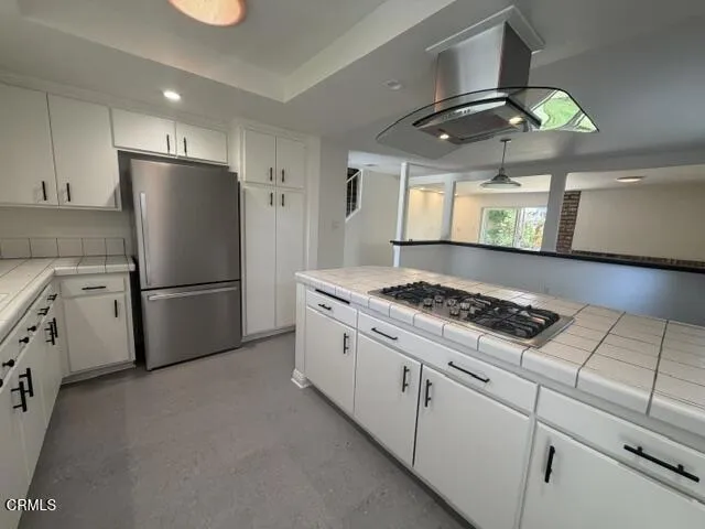 1094 Peninsula Ventura, CA 93001