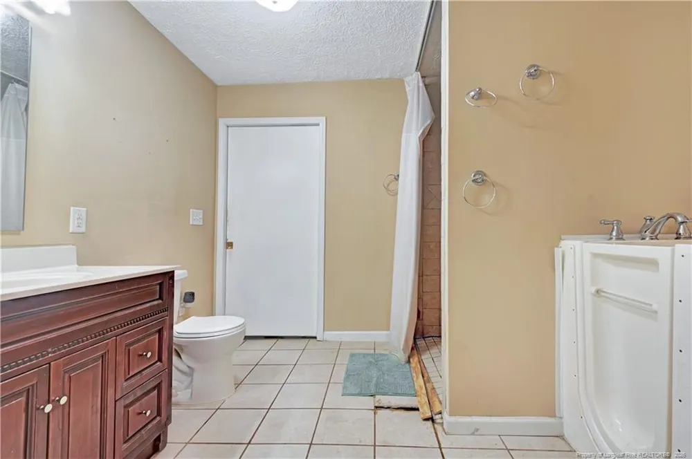 418 Anderson Road Linden, NC 28356